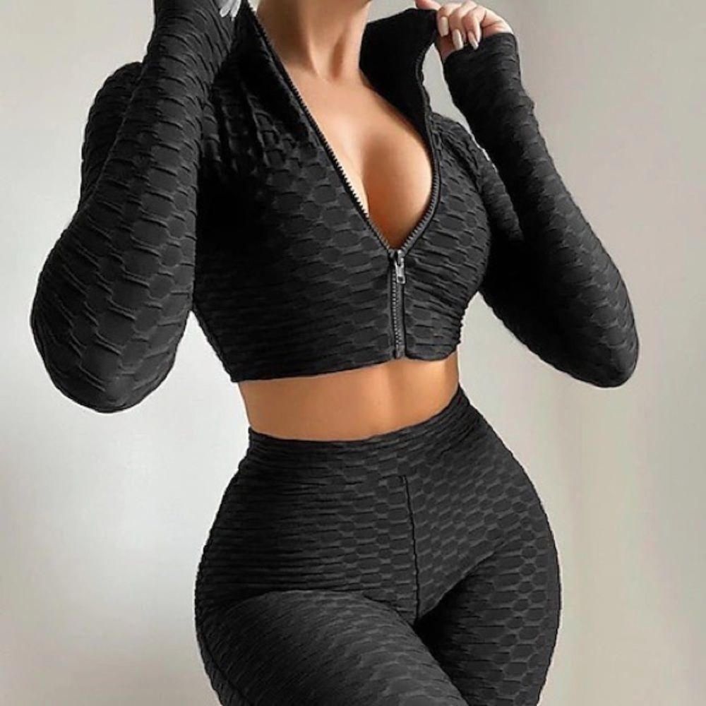 Black, two piece honeycomb, active set